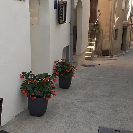 Old Town Lux Apartment Baska  Ngoại thất bức ảnh