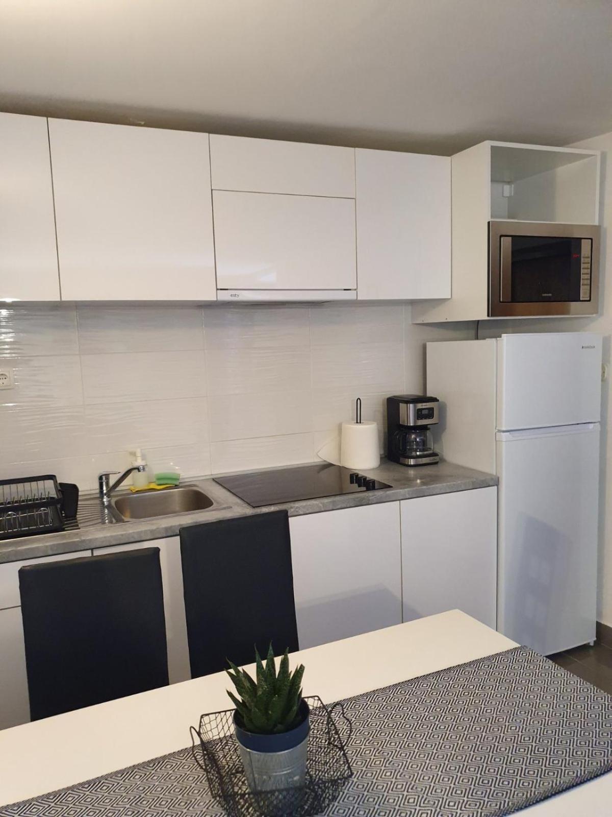 Old Town Lux Apartment Baska  Ngoại thất bức ảnh
